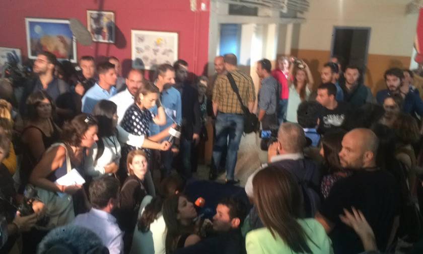 Εκλογές 2015: «Χαμός» στο σχολείο που ψήφισε ο Αλέξης Τσίπρας (photos+video)