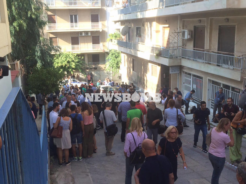 Εκλογές 2015: «Χαμός» στο σχολείο όπου ψήφισε ο Αλέξης Τσίπρας (photos+video)