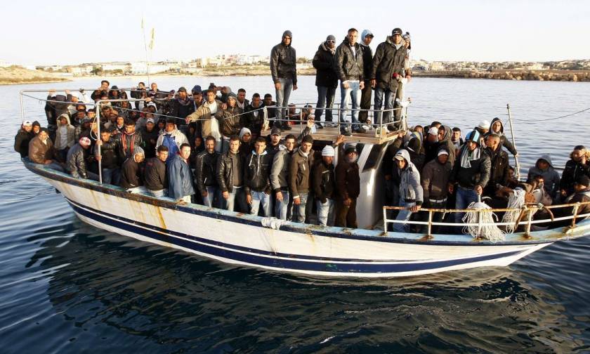 Οι μετανάστες θα απομακρυνθούν την Τρίτη από τα σύνορα Ελλάδας – Τουρκίας