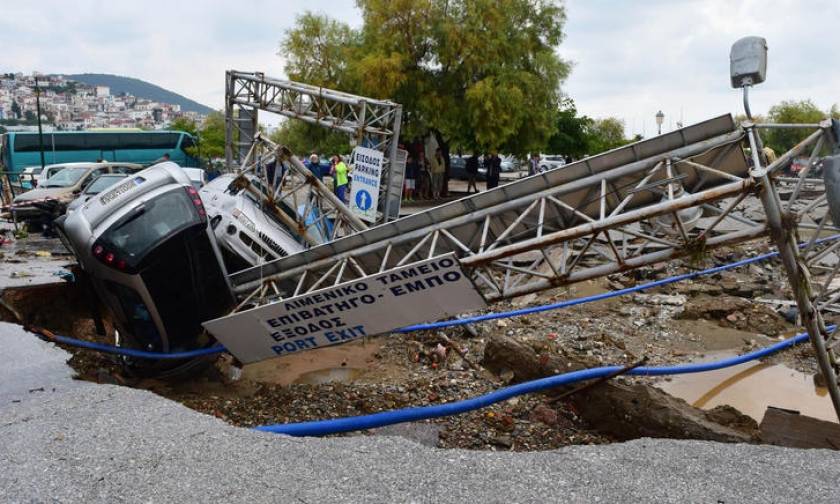 Σπίρτζης: Προτεραιότητα η καταγραφή των ζημιών στη Σκόπελο