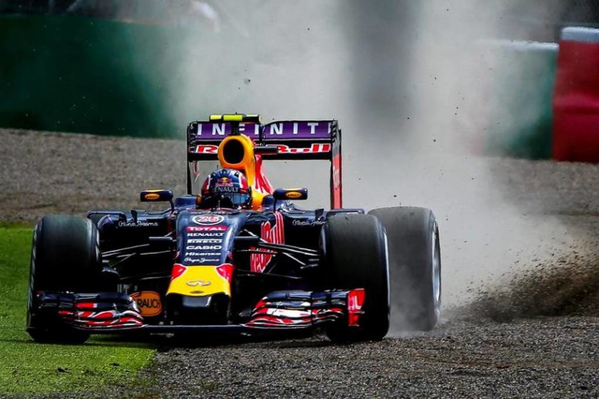 F1 Grand Prix Ιαπωνίας: Τρομαχτικό ατύχημα για τον Daniil Kvyat (photos & video)