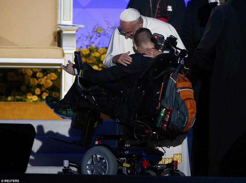 Η Αρίθα Φράνκλιν μάγεψε τον Πάπα Φραγκίσκο (video & photos)  