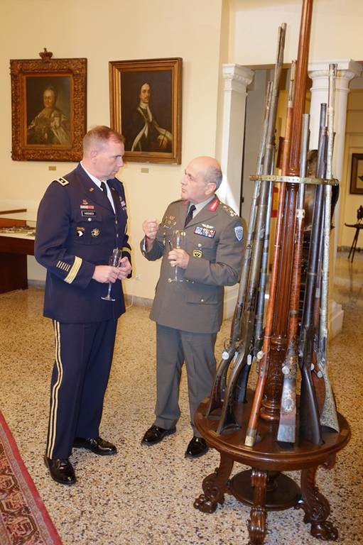 Ο Α/ΓΕΣ με τον Διοικητή των Στρατιωτικών Δυνάμεων των ΗΠΑ στην Ευρώπη (pics)