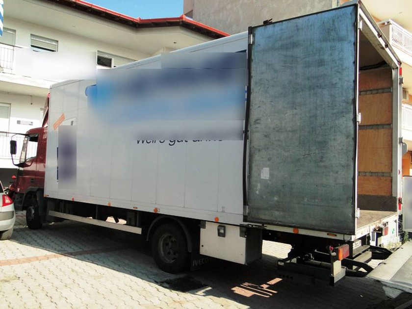 Θεσσαλονίκη: Εντοπίστηκε φορτηγό με 50.000 λαθραία πακέτα τσιγάρων (pics)