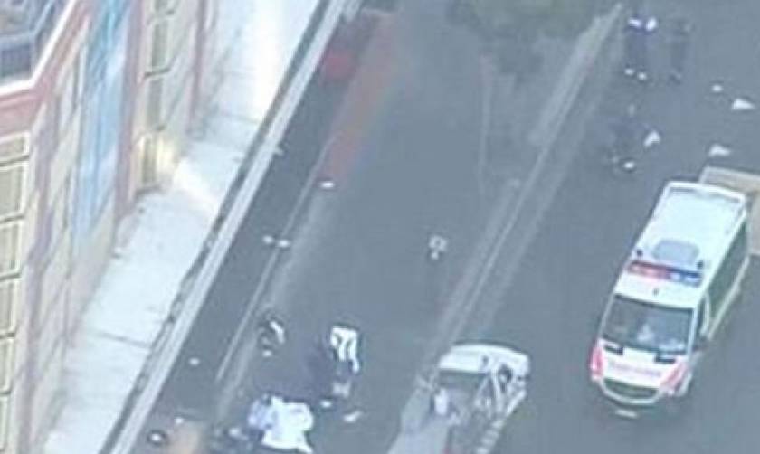 Πυροβολισμοί έξω από αστυνομικό τμήμα στο Σίδνεϊ - Τουλάχιστον δύο νεκροί (video)