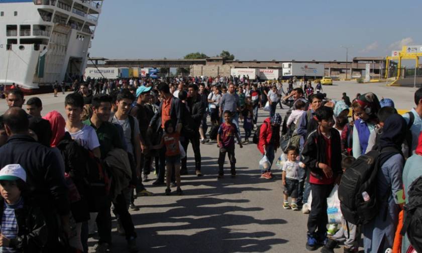 Στο λιμάνι του Πειραιά αποβιβάστηκαν το πρωί 2.651 μετανάστες