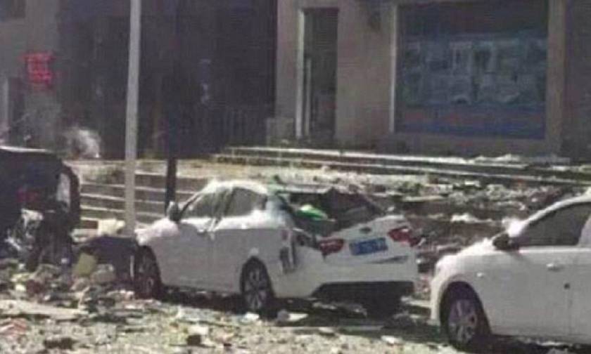 Εικόνες καταστροφής στην Κίνα: Τέσσερις νεκροί από έκρηξη φιάλης σε διαμέρισμα (video)