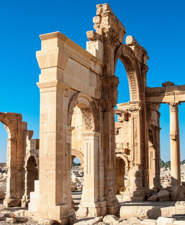 Συρία: To Ισλαμικό Κράτος ανατίναξε την αρχαία Αψίδα Θριάμβου στην Παλμύρα (pics)