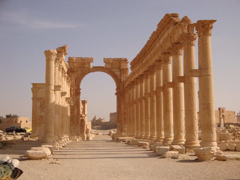Συρία: To Ισλαμικό Κράτος ανατίναξε την αρχαία Αψίδα Θριάμβου στην Παλμύρα (pics)
