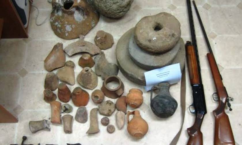 Ροδόπη: Αρχαιοκάπηλος έκρυβε «θησαυρό» στο σπίτι του (pics)