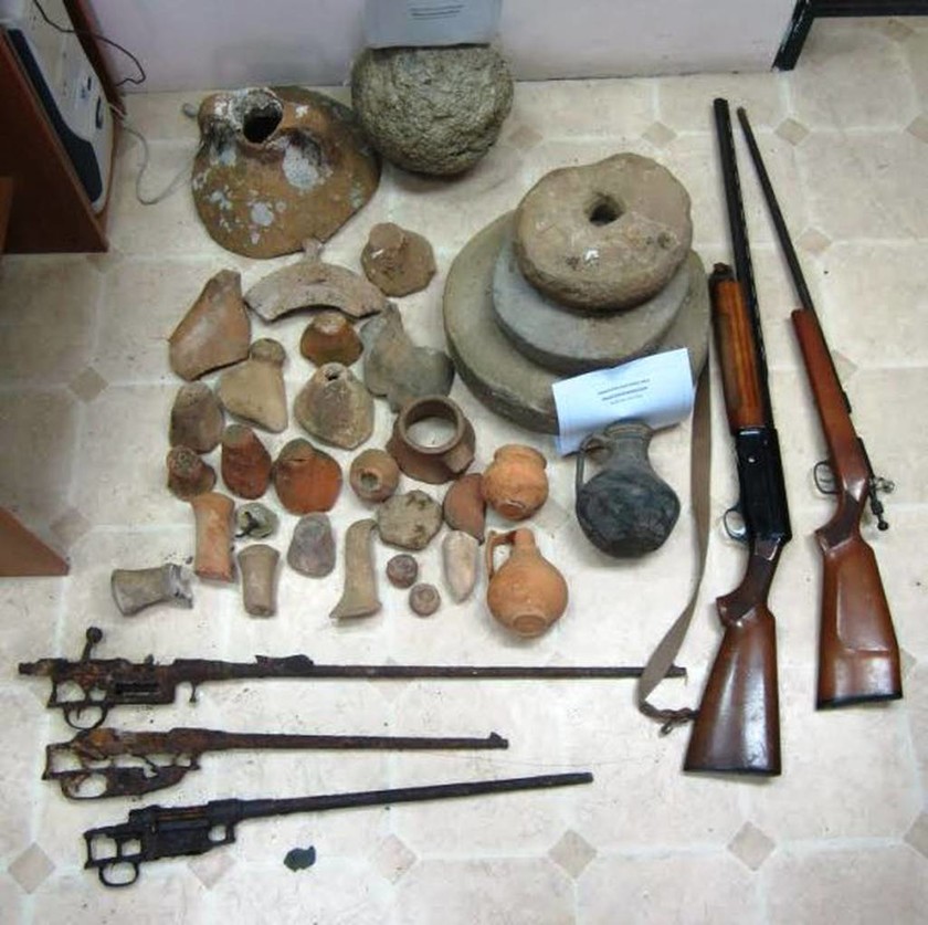 Ροδόπη: Αρχαιοκάπηλος έκρυβε «θησαυρό» στο σπίτι του (pics)