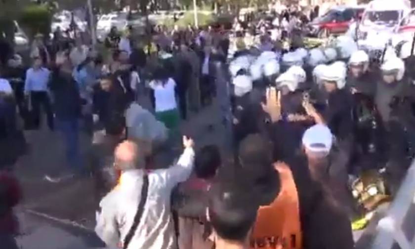 Μακελειό στην Τουρκία: Αστυνομικοί εμποδίζουν ασθενοφόρα στην Άγκυρα! (videos)