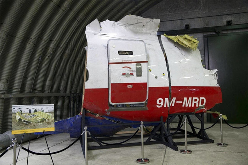 Οι επιβάτες της πτήσης MH17 είδαν το θάνατό τους - Ταυτοποιήθηκαν ύποπτοι για την κατάρριψη (videos)
