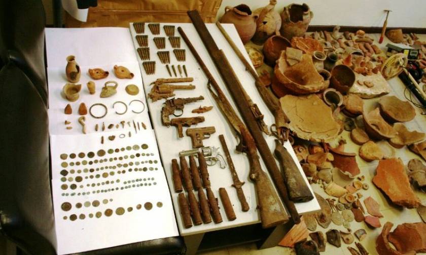 Καβάλα: Σύλληψη 69χρονου με «αρχαιολογικό θησαυρό» (pics)