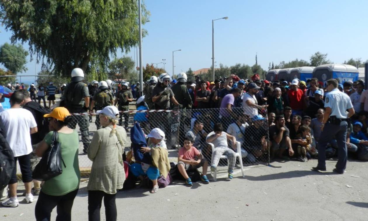 Στους πρόσφυγες της Μυτιλήνης σήμερα Σουλτς - Αβραμόπουλος