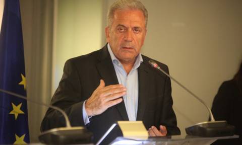 Αβραμόπουλος: «Να αντιμετωπίσουμε την τρομοκρατική προπαγάνδα στο διαδύκτιο»