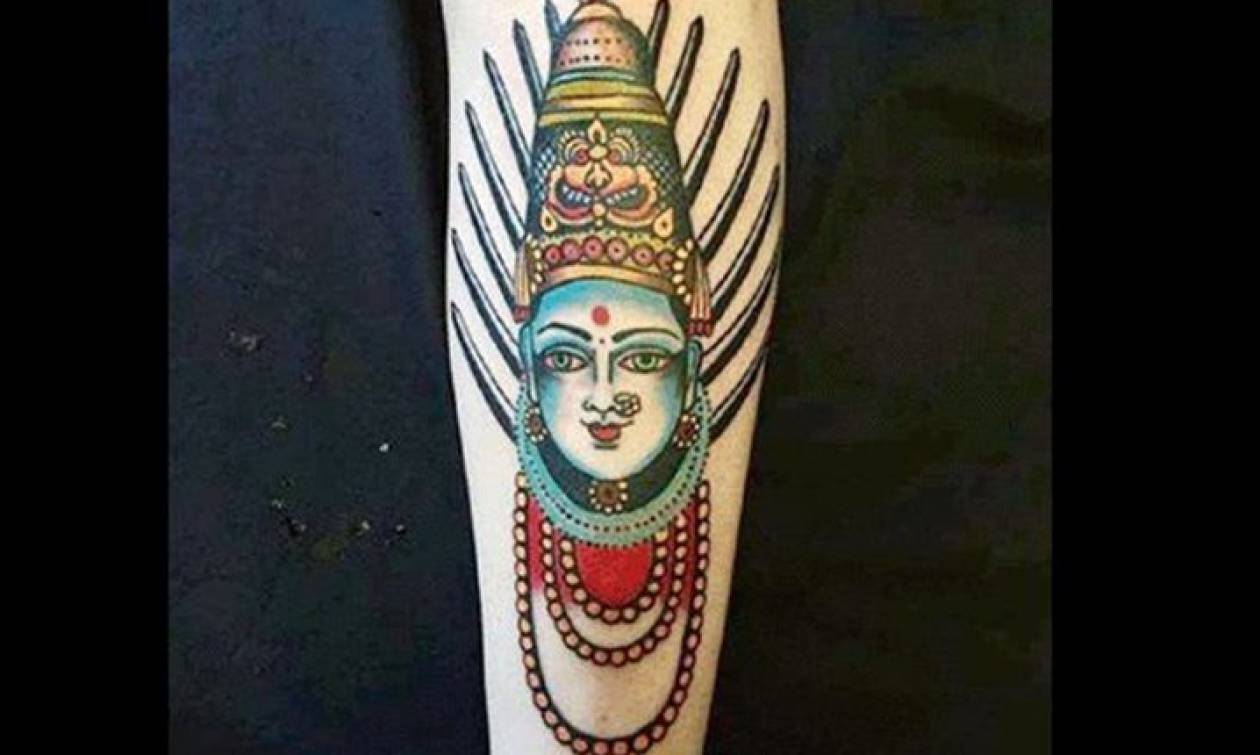 Γι΄ αυτό το τατουάζ Ινδοί απείλησαν να γδάρουν ζωντανό έναν τουρίστα (video)