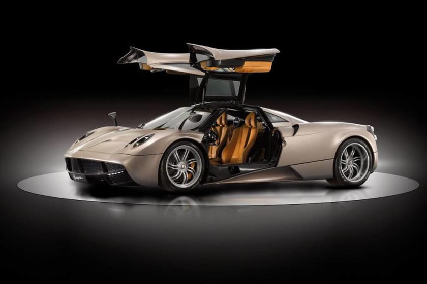 Κλασσικά Αυτοκίνητα: Ένα Pagani και μία Aston Martin για τον Mayweather (photos)
