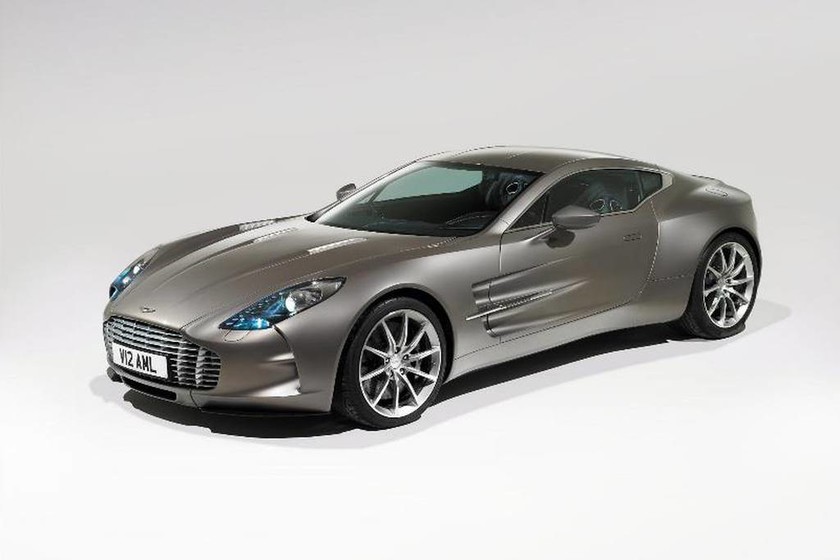Κλασσικά Αυτοκίνητα: Ένα Pagani και μία Aston Martin για τον Mayweather (photos)
