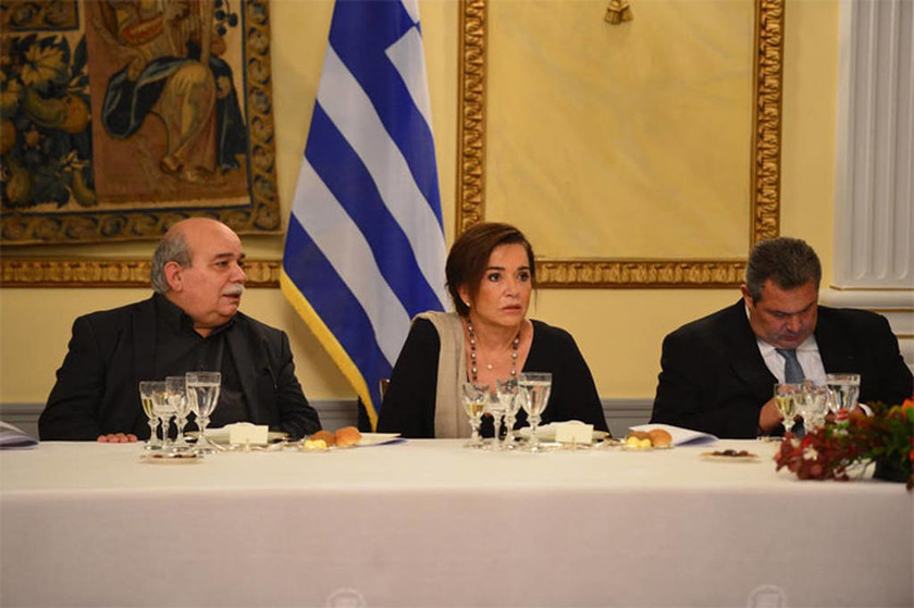 Παυλόπουλος σε Ολάντ: Διορθώστε τα λάθη του χρέους και της λιτότητας