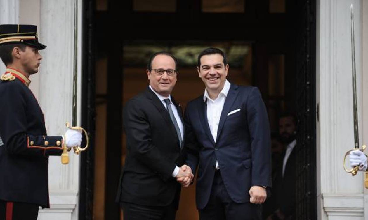 Ολάντ: Ξέρω τι υπέστη ο ελληνικός λαός, η Γαλλία θα συνεχίσει να σας στηρίζει