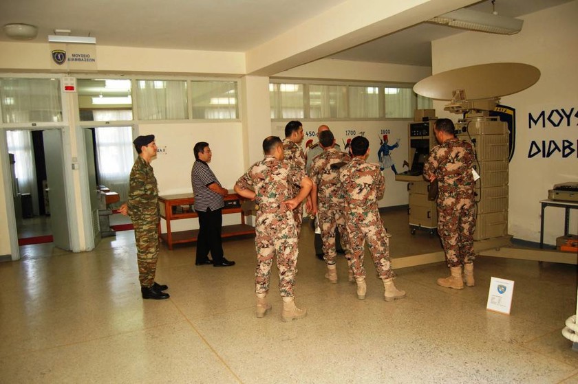  Επίσκεψη Ιορδανών Αξιωματικών στη Σχολή Διαβιβάσεων (pics)