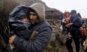 Λέσβος: Περισσότεροι από 5.000 μετανάστες αφίχθησαν σε ένα 24ωρο παρά την κακοκαιρία