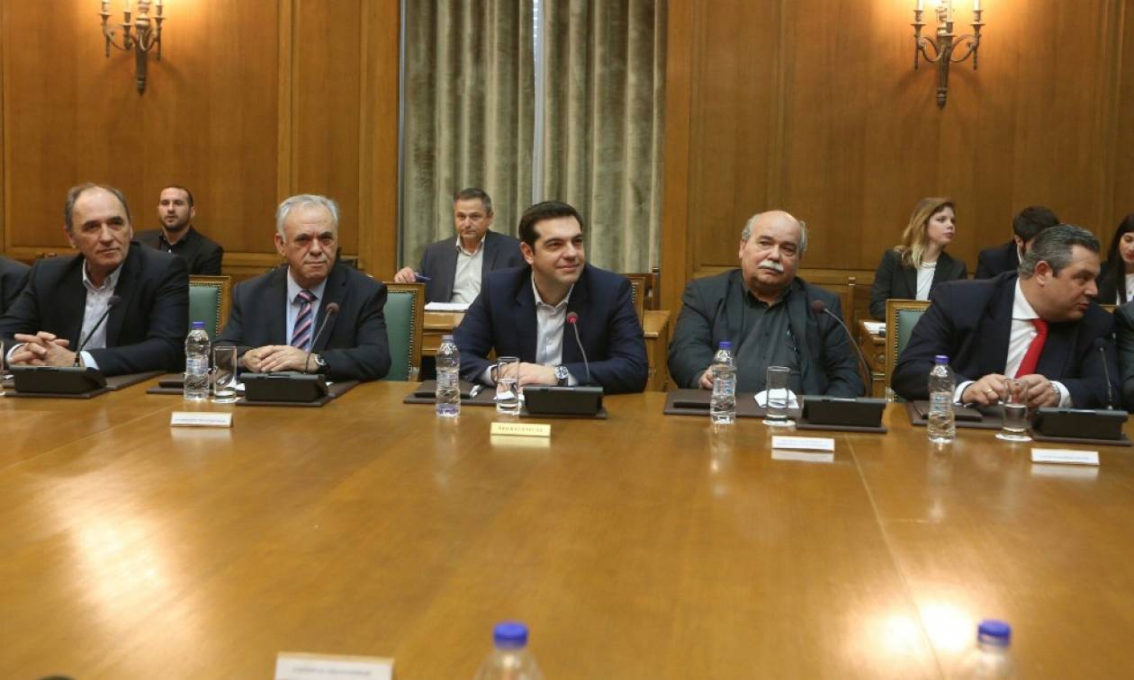 Κυβέρνηση ΣΥΡΙΖΑ - ΑΝ.ΕΛ.: Τα «golden boys» των υπουργείων ζουν και βασιλεύουν…