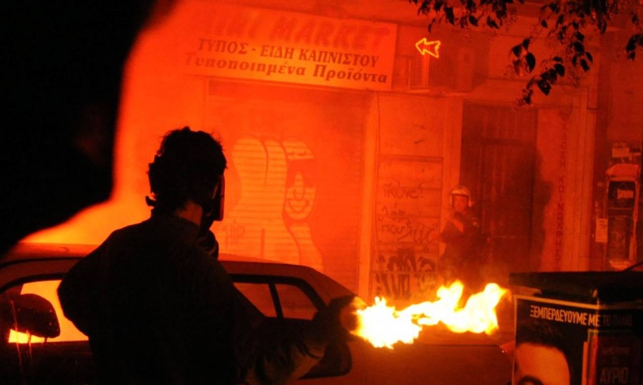 Επιθέσεις με μολότοφ στο κέντρο της Αθήνας - Μια σύλληψη