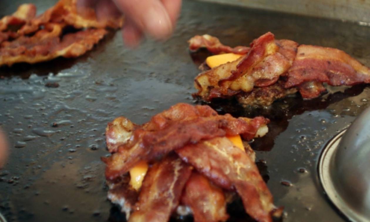 Συναγερμός από τον ΠΟΥ: Αλλαντικά και κόκκινο κρέας αυξάνουν τον κίνδυνο εμφάνισης καρκίνου!