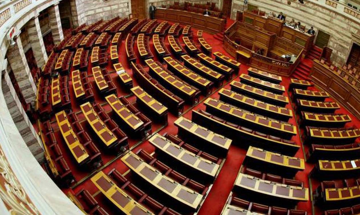 Βουλή: Έως την Πέμπτη κατατίθενται τα νομοσχέδια για ανακεφαλαιοποίηση και προαπαιτούμενα
