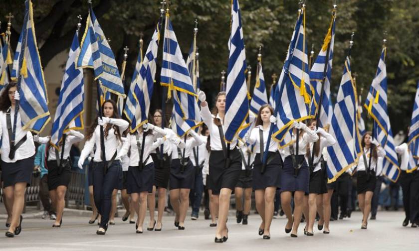 Θεσσαλονίκη: Μαθητική παρέλαση για τον εορτασμό της 28ης Οκτωβρίου - Τα μέτρα της Τροχαίας
