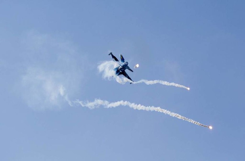Ρίγη συγκίνησης: Το συγκλονιστικό μήνυμα πιλότου μέσα από το F- 16 στους Έλληνες! (vids)
