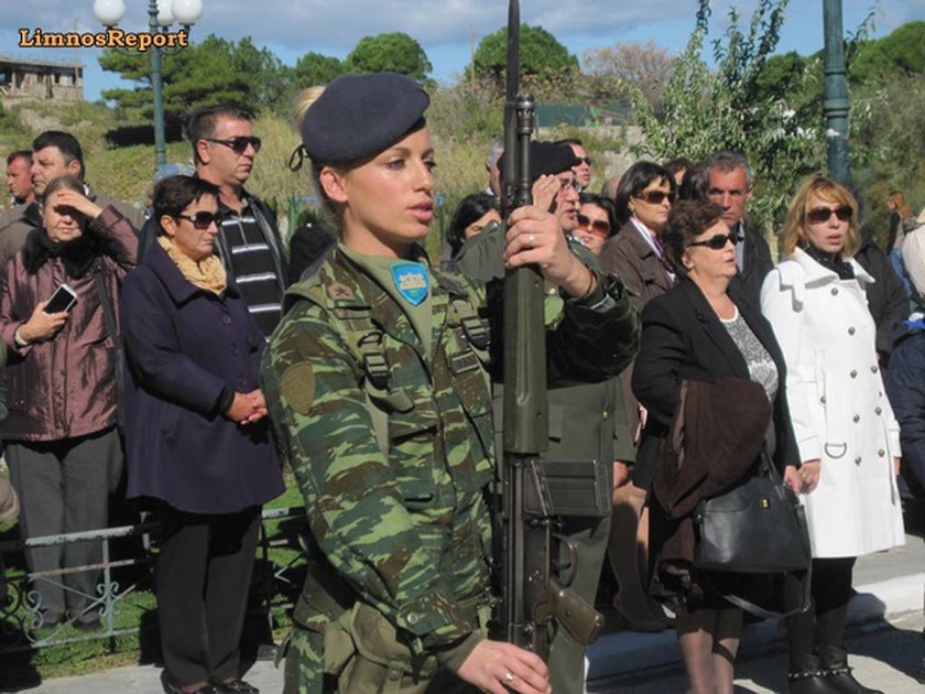 Η στρατιωτικός στην παρέλαση στη Λήμνο που έκοψε την «ανάσα» όλων!