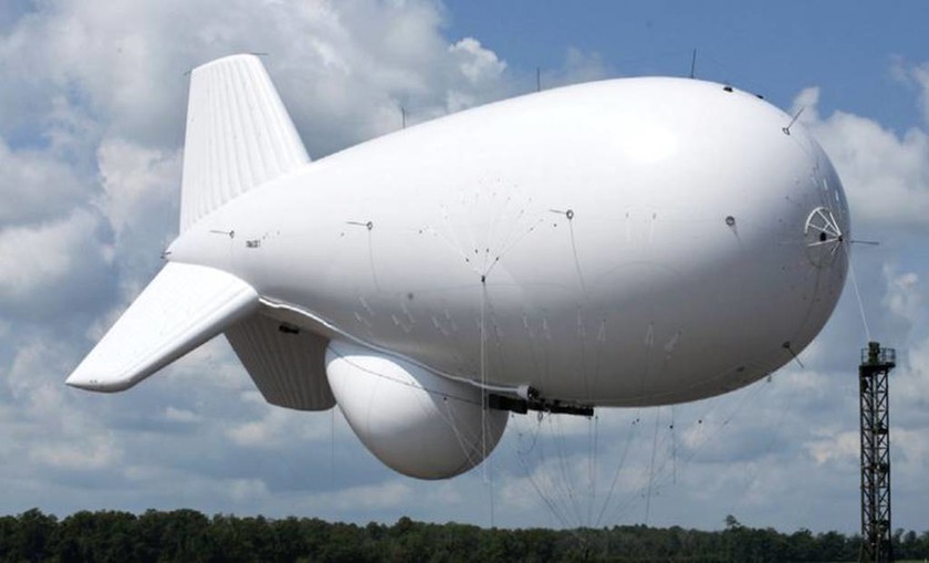 Στρατιωτικό αερόπλοιο... το «σκασε» και πετά ακυβέρνητο πάνω από την Πενσιλβάνια (pics)