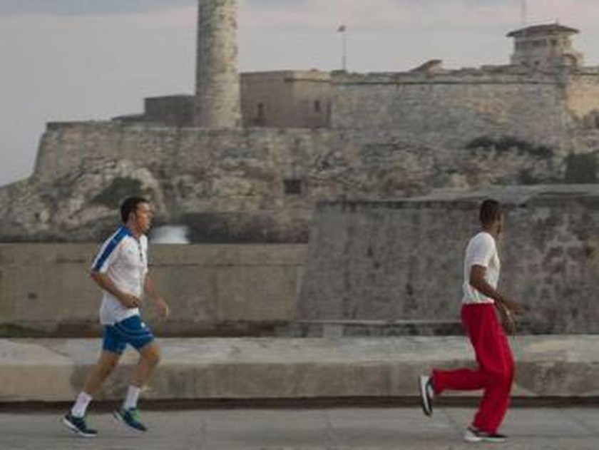 Επίσκεψη στην Κούβα και... άθληση για τον Ματέο Ρέντσι (pics)