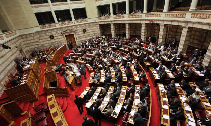 Βουλή: Εγκρίθηκε το νομοσχέδιο για την ανακεφαλαιοποίηση των τραπεζών