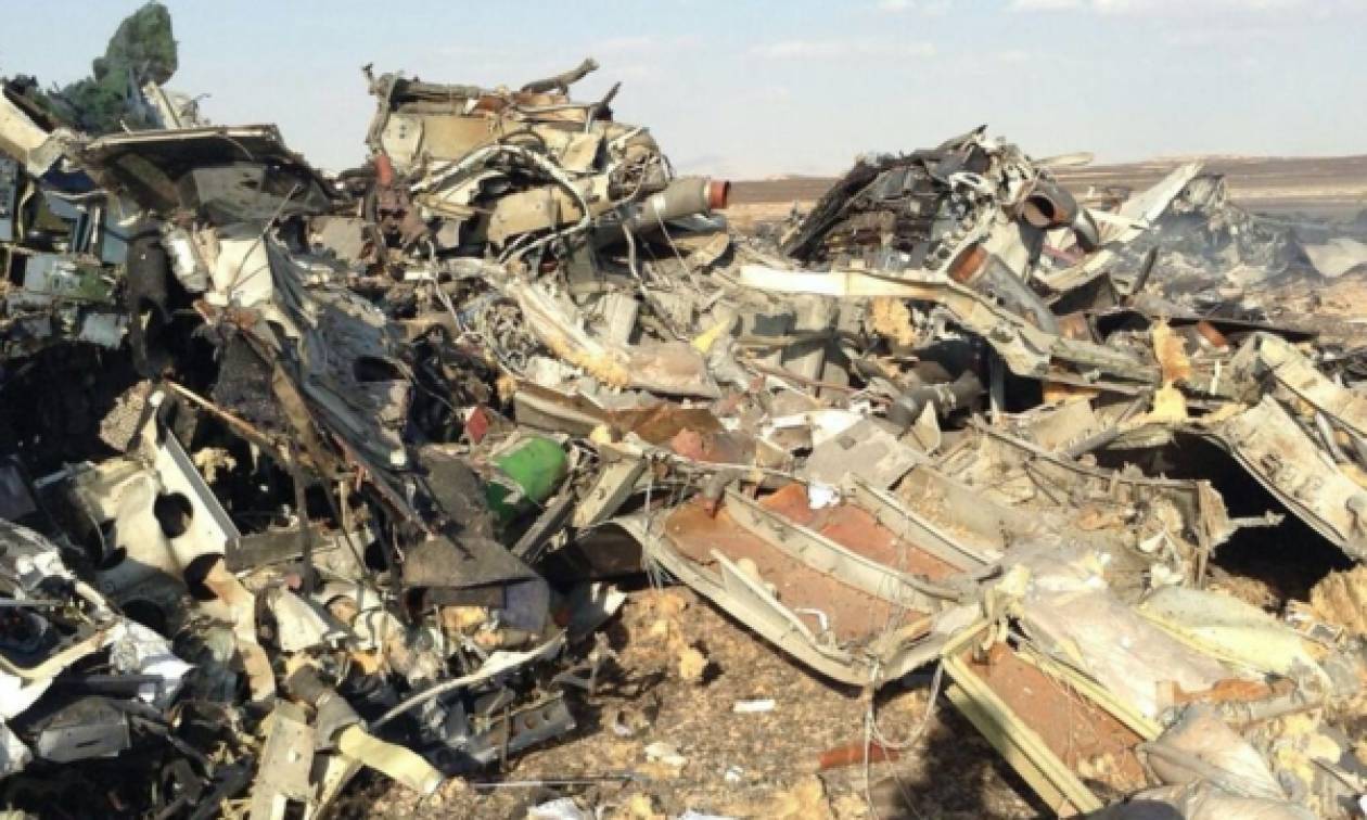 Συντριβή αεροσκάφους: Φωτογραφίες και βίντεο - σοκ από τον τόπο της τραγωδίας
