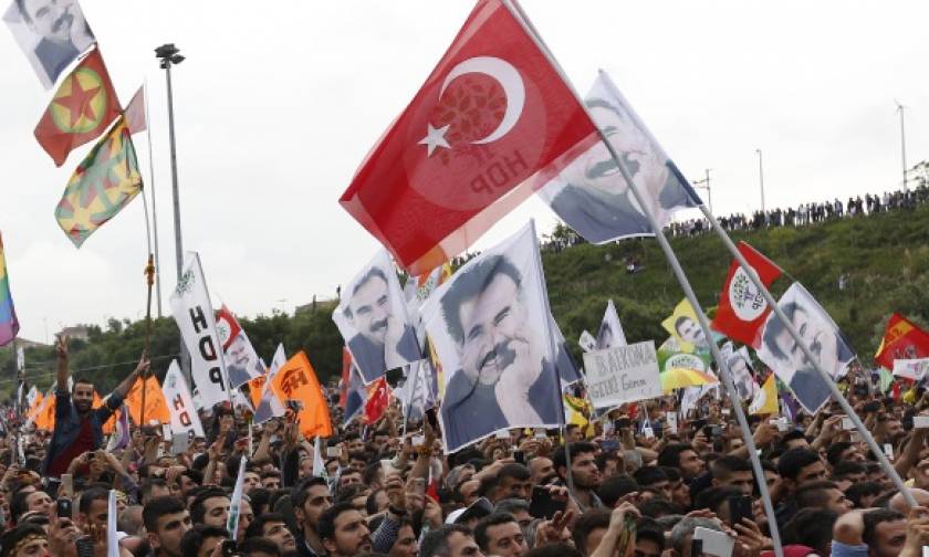 Τουρκία: Άνοιξαν οι κάλπες για τις κρίσιμες βουλευτικές εκλογές