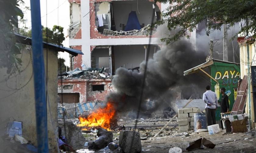 Μακελειό στη Σομαλία: Ένοπλη επίθεση σε ξενοδοχείο με τουλάχιστον 12 νεκρούς