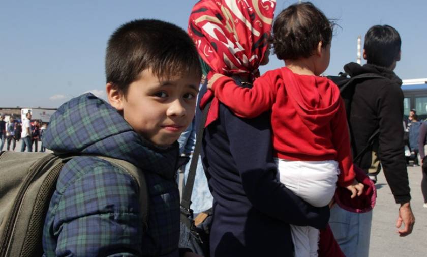 Πάνω από 3.000 πρόσφυγες από τη Λέσβο θα φτάσουν σήμερα στον Πειραιά