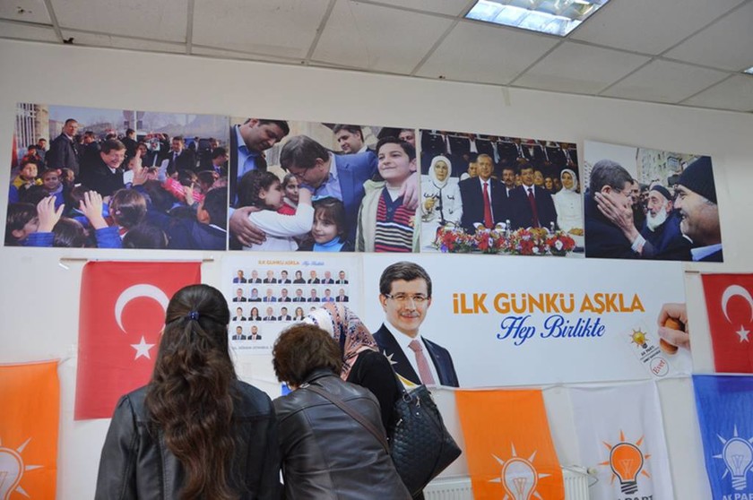 Αποστολή στην Τουρκία: Οι θέσεις και οι αντιθέσεις πριν «κλείσουν» οι κάλπες 