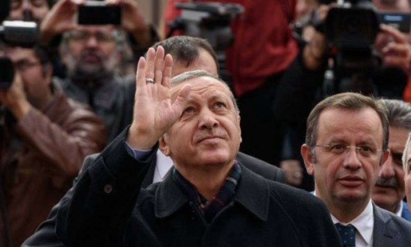 Ο «Σουλτάνος» Ερντογάν είναι και πάλι ο κυρίαρχος του παιχνιδιού στην Τουρκία (videos)