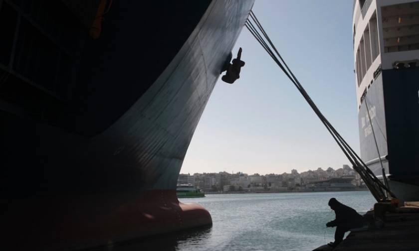 Παραμένουν δεμένα τα πλοία στα λιμάνια την Τρίτη - Συνεχίζεται η 48ωρη απεργία της ΠΝΟ