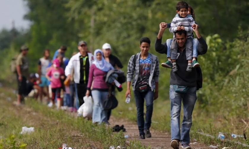 Συνδυασμό του προσφυγικού με ελάφρυνση χρέους προτείνει ο Χατζημαρκάκης