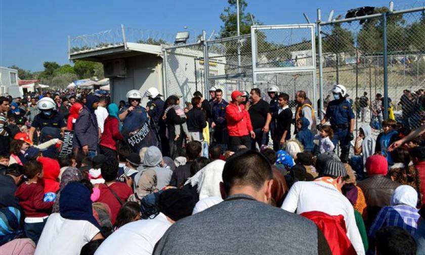 Από τους 741.838 πρόσφυγες που έφτασαν σε Ελλάδα και Ιταλία μετεγκαταστάθηκαν μόλις 116!