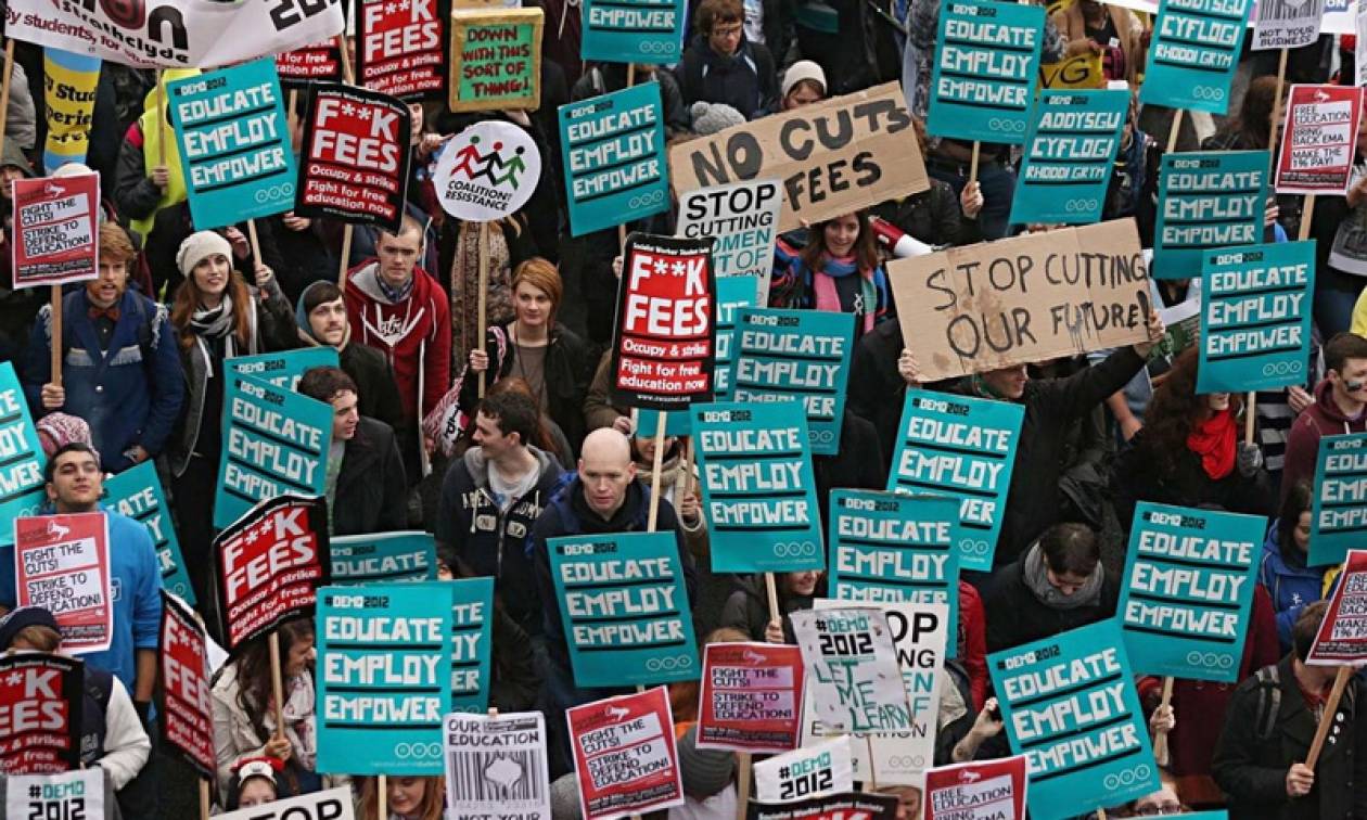 Βρετανία: Χιλιάδες φοιτητές διαδήλωσαν στο Λονδίνο με αίτημα τη δωρεάν εκπαίδευση