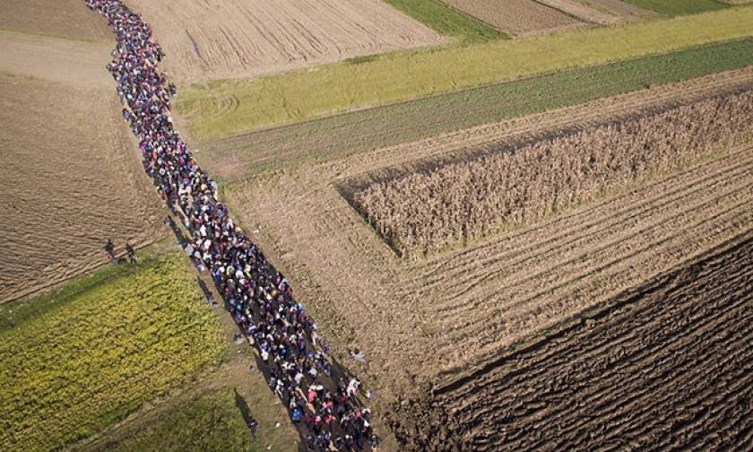 Συγκλονιστική πρόβλεψη: Σχεδόν 2 εκατομμύρια πρόσφυγες θα φθάσουν στην Ευρώπη μέχρι το 2017