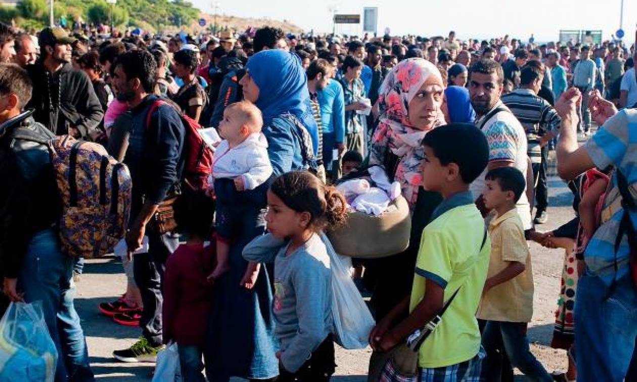 Στο λιμάνι του Πειραιά εντός της ημέρας τουλάχιστον 3.000 πρόσφυγες