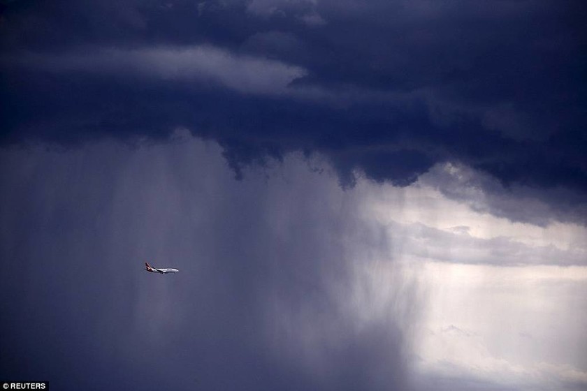 «Τρικυμία» από σύννεφα στον ουρανό του Σίδνεϊ (video&photos)